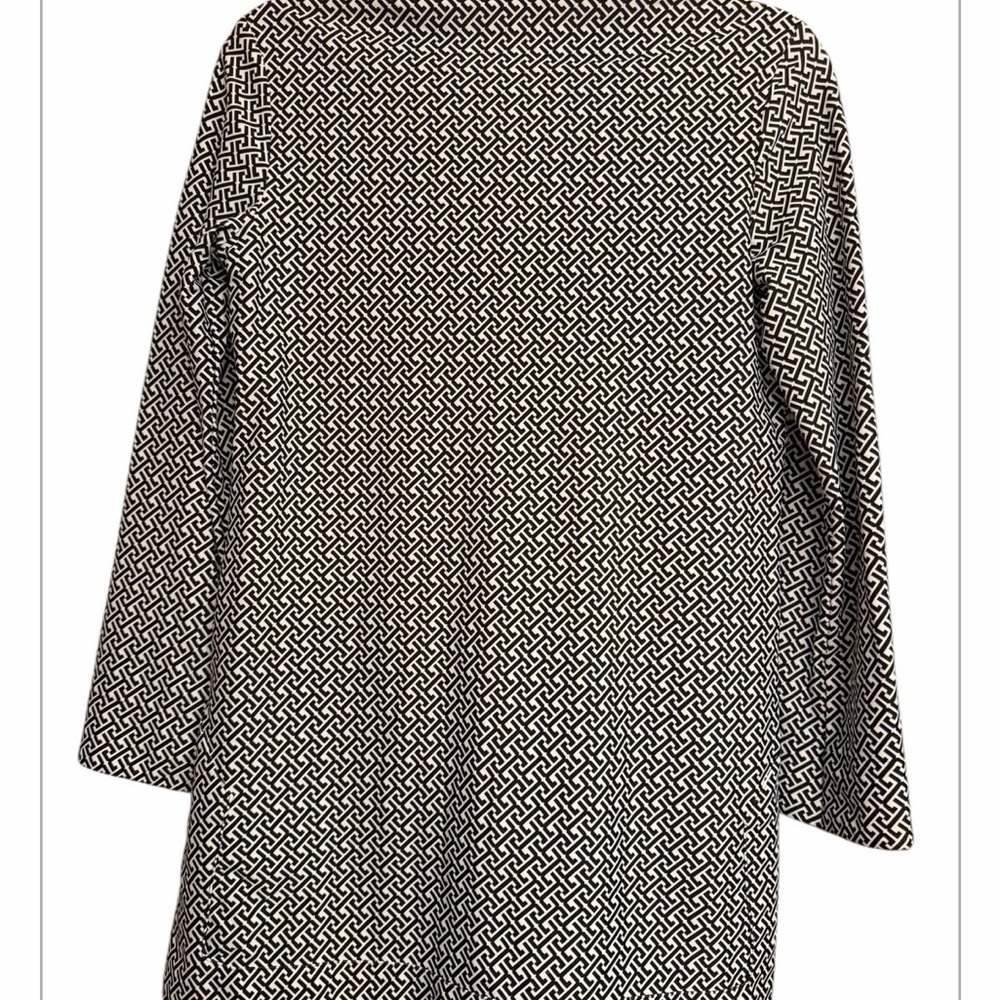 Jude Connally Black and White Split V Neck Patterned Top Size Small - Picture 2 of 5